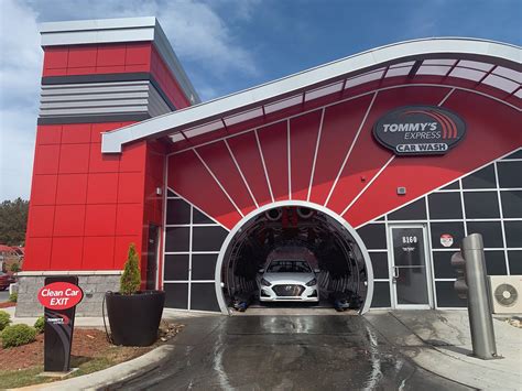 About Tommy's Express Fort Myers. Welcome to Tommy's Express Fort Myers. It is our absolute pleasure to serve you and your vehicle with the best washing experience in town. At Tommy's Express, we are more than just a car wash. We believe in enriching lives, adding value, and serving communities. You will exit our Tommy Tunnel with a shine and a ... 